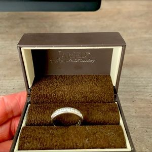 White gold anniversary band size 6 3/4